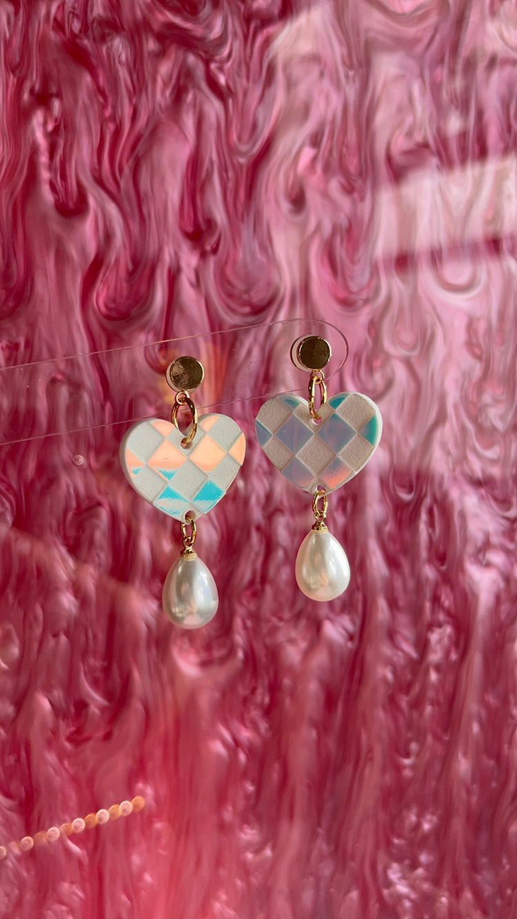 White Iridescent Checkered Pearl Hearts