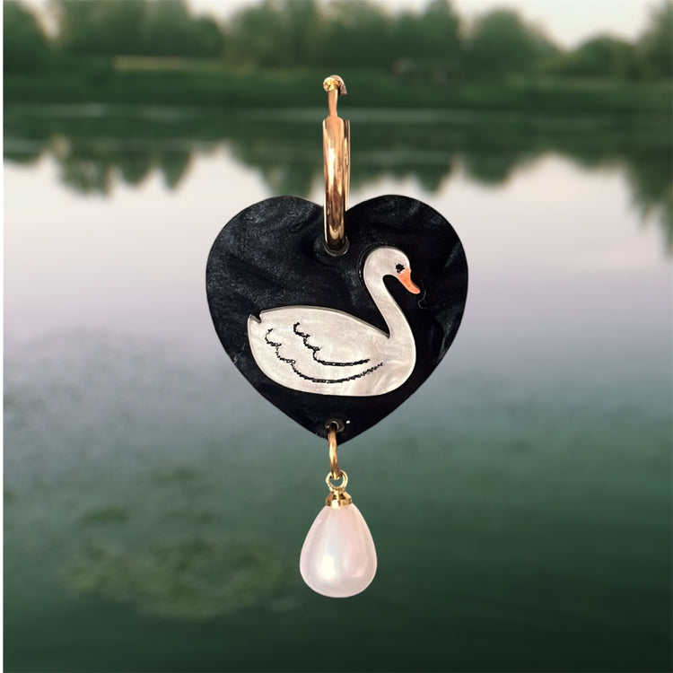 Swan Pond Pearl B&W Hoops